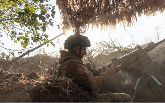 Video lính dù hạ gục 3 xe tăng bằng FPV tại Kursk