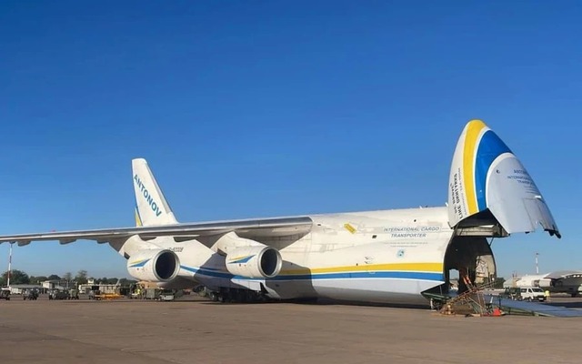 An-124 được huy động để Pháp rút quân