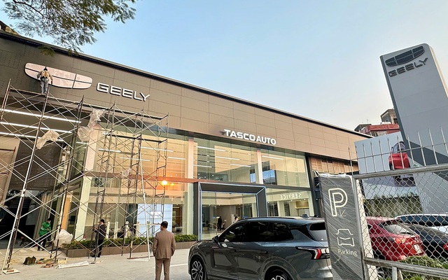 Hai showroom Geely đầu tiên Việt Nam lộ diện, treo ngay ảnh mẫu xe sắp bán