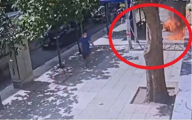 Nam thanh niên tự thiêu khiến đường phố hỗn loạn, nhân chứng kể lại cuộc điện thoại trước đó vài phút