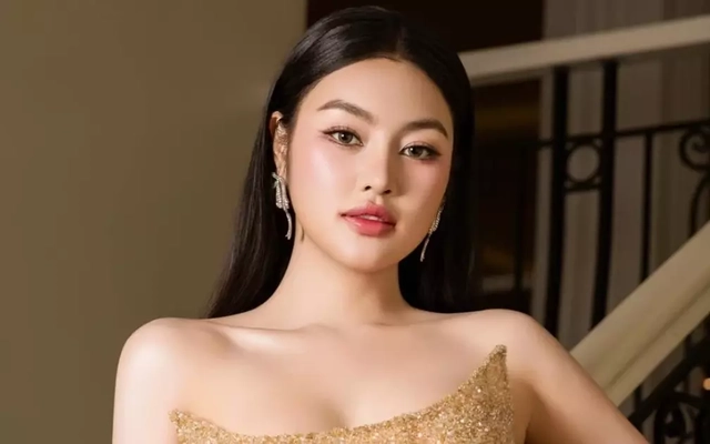 Đại diện Việt Nam và thí sinh hoảng loạn, ôm nhau khóc khi động đất xảy ra