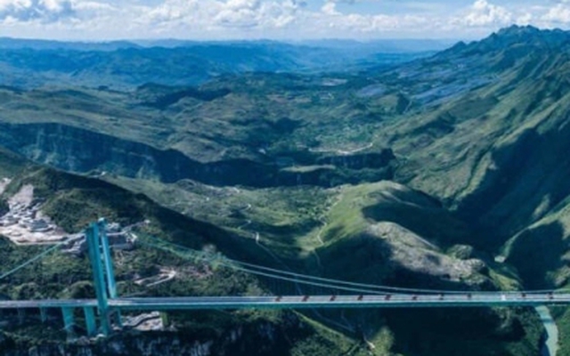 Cầu cao nhất thế giới: Kỳ tích công nghệ giữa 'vết nứt của Trái Đất'