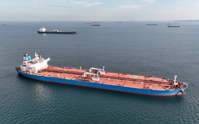 Nâng lên đặt xuống, một quốc gia châu Âu chốt cứng: Dầu Nga là chân ái