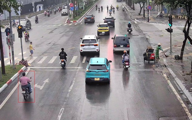 Phát hiện 260 tài xế vượt đèn đỏ tại ngã tư ở Hà Nội trong một ngày