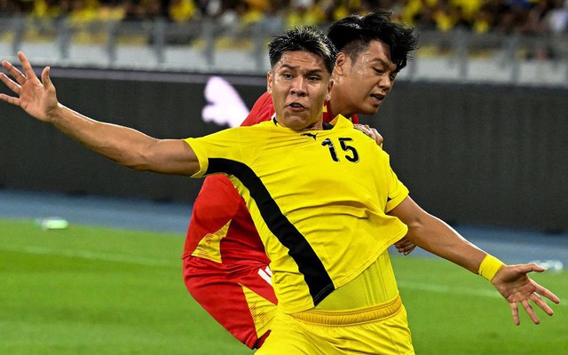 Cựu HLV tuyển Việt Nam chê LĐBĐ Malaysia yếu kém, thua xa Lào: "Nếu cứ thế, họ nên từ chức"