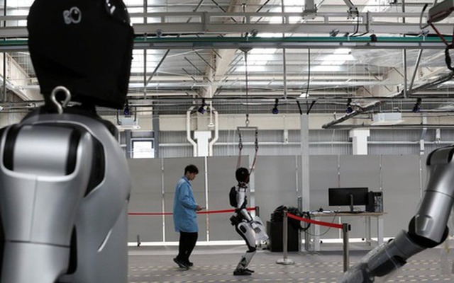 Gần 30 vạn robot Trung Quốc đang cố gắng "cứu rỗi" quốc gia dân số già, thiếu hụt nhân công