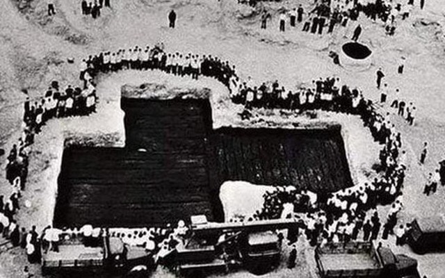 Đào thuỷ mộ 2.500 tuổi, phát hiện hài cốt 21 mỹ nhân vây quanh quan tài 7 tấn và kho báu nguyên vẹn "không thể sao chép"