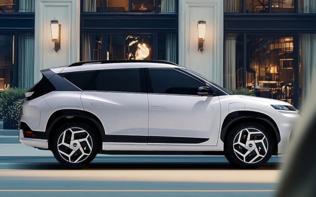 Hyundai Elexio EO ra mắt: Xe 5 chỗ mới dài ngang Tucson, màn hình 27 inch, đi hơn 700km/sạc