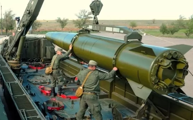 Tên lửa đạn đạo Nga đánh trúng đơn vị huấn luyện Ukraine