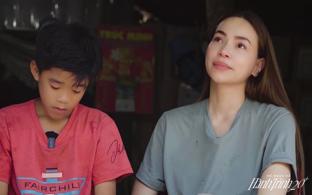 Hồ Ngọc Hà bật khóc: “Cái tên nó vận vào con người”