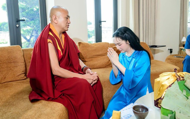 Bên trong biệt thự to như cung điện của người đẹp từng là "bóng hồng" của Chủ tịch một tập đoàn lớn