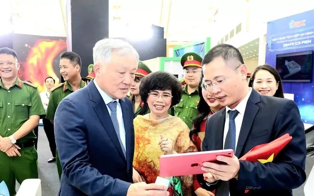 Blockchain - Hơn cả tiền mã hóa: Hướng tới định danh, truy xuất và chứng thực số