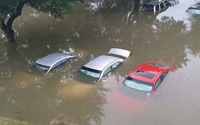 Xe bị ngập lụt do thiên tai, các loại bảo hiểm có trách nhiệm đền bù không?