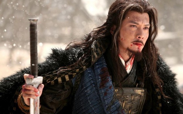 Mãnh tướng nhặt được đao của Hạng Vũ, trở thành bá chủ Tam Quốc