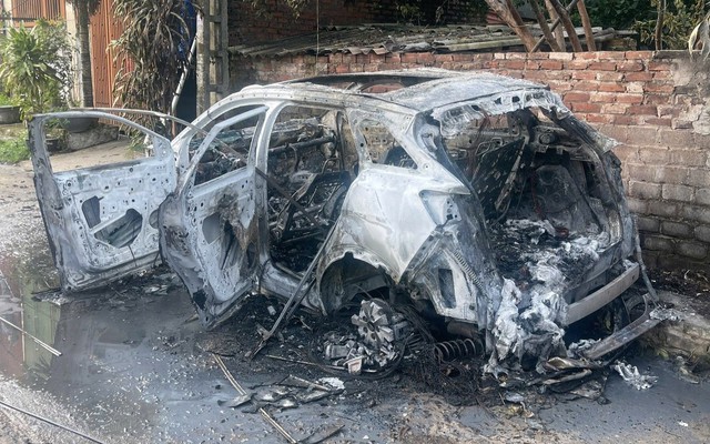 Chủ xe Peugeot 3008 ở Bắc Ninh kể lại khoảnh khắc bất lực nhìn ô tô cháy trơ khung