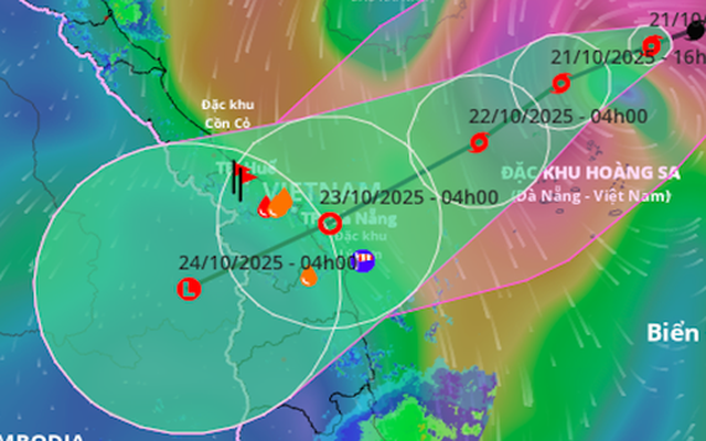 Bão số 12 Fengshen "gặp" không khí lạnh đổi hướng, gây mưa tới 900 mm ở miền Trung