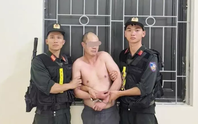 Đối tượng có dấu hiệu ‘ngáo đá’ gây thương tích cho một cán bộ công an