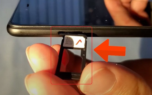 Lắp SIM vào điện thoại mới, người phụ nữ bất ngờ nhận được hàng loạt tin nhắn trừ tiền từ ngân hàng, hơn 200 triệu trong tài khoản bị rút sạch