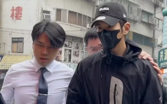 Hai nam diễn viên bị bắt