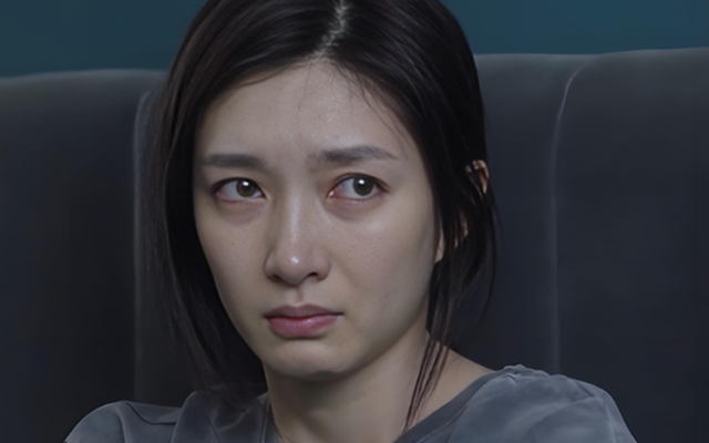 Quay về nhà mẹ đẻ, bố cau mày hỏi: "Lại có chuyện gì với chồng à?", sau khi tôi đáp xong, ông ném mạnh chén xuống nền nhà