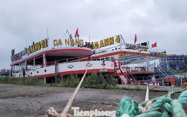 Nước sông Hàn dâng cao, du thuyền tiền tỷ kéo nhau đi 'núp' bão sớm