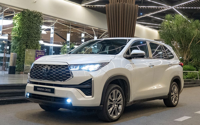 Đấu Limo Green, Toyota mang về Việt Nam xe Innova mới: Thiết kế không đổi nhưng giá rẻ hơn cả trăm triệu