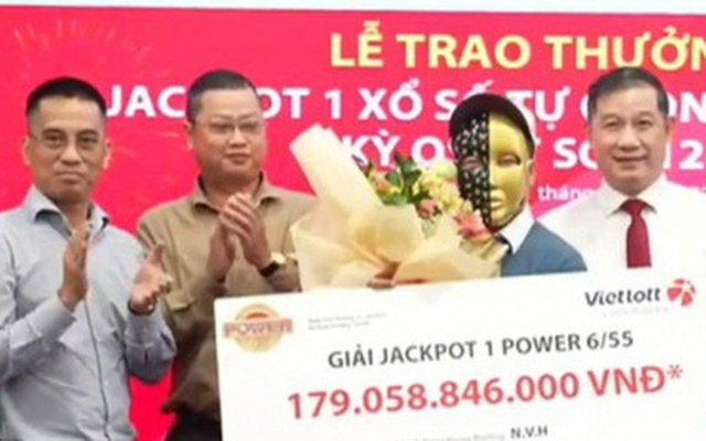 Một giáo viên ở Đà Nẵng đã làm được điều mà hàng triệu người chơi Vietlott ao ước