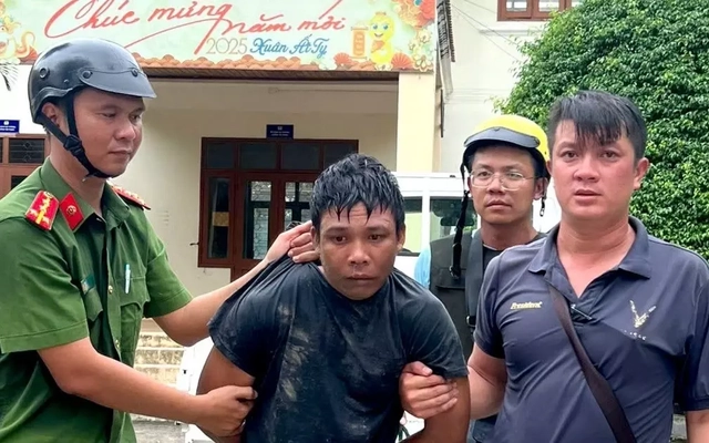 Bắt đối tượng dùng mã tấu chém vào đầu thành viên tổ an ninh xã