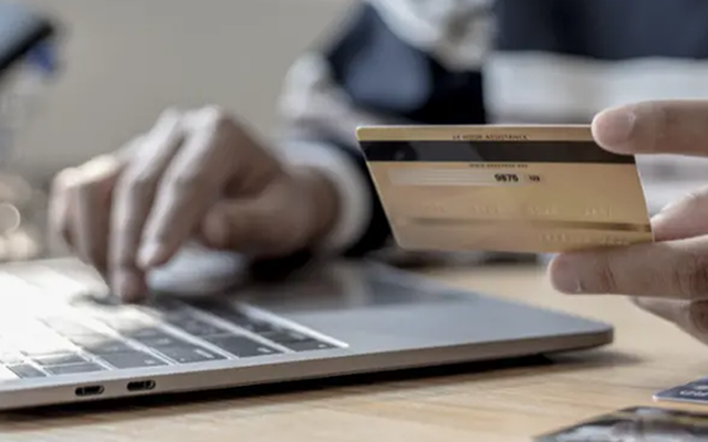 Nợ thẻ tín dụng không trả, nhiều người bị ngân hàng khởi kiện