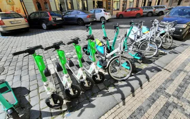 Thủ đô Praha, CH Czech cấm dịch vụ thuê xe scooter điện
