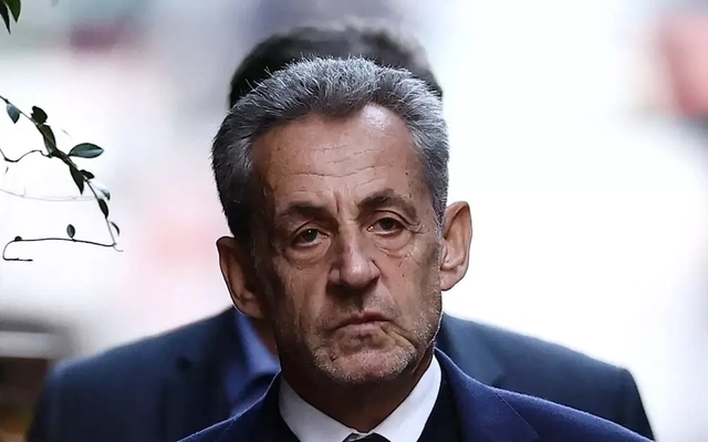 Cựu Tổng thống Pháp Nicolas Sarkozy bị bạn tù đe dọa