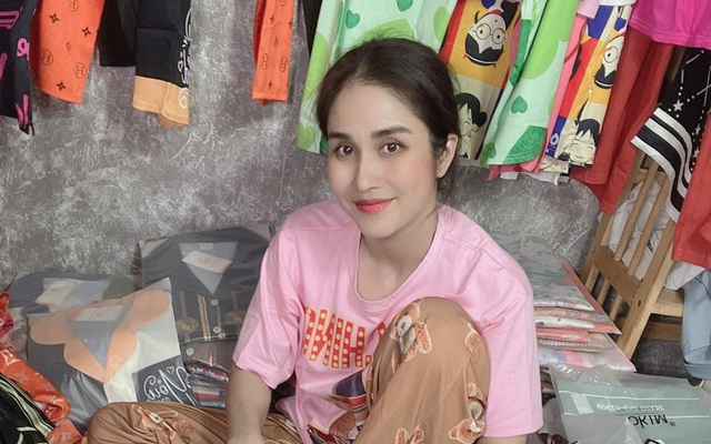 Nữ diễn viên được chồng cũ dặn "coi quen ai cho đàng hoàng", lấy chồng mới kém 9 tuổi cực cưng chiều