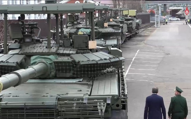 Số lượng xe tăng chiến đấu chủ lực T-80 bất ngờ tăng vọt