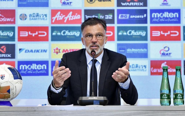 Tân HLV ĐT Thái Lan úp mở về tương lai, "rén" khi nói đến giấc mơ World Cup?