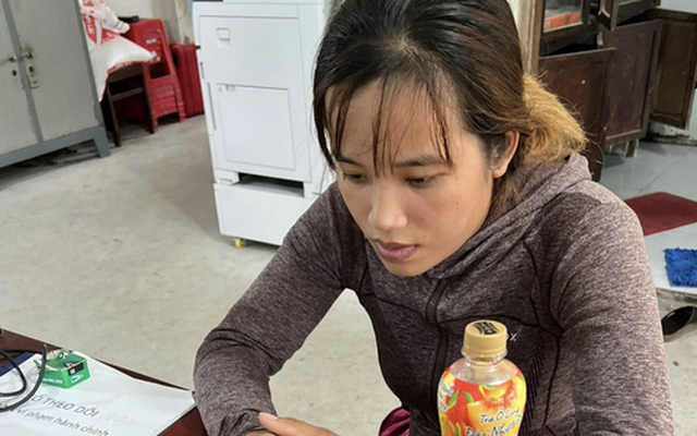 Cô gái trẻ quật ngã thợ hớt tóc 89 tuổi để cướp 9 chiếc nhẫn vàng