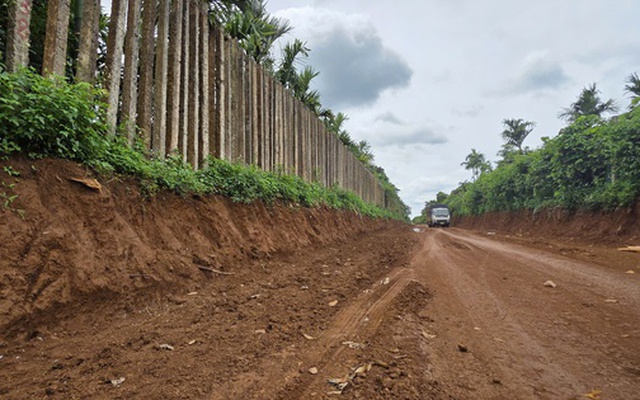 Một vụ đào đường lấy đất “khó hiểu” ở Đắk Lắk
