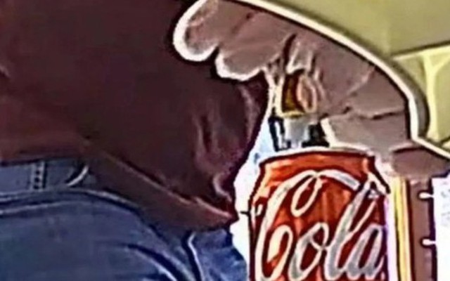 Uống nước trên công ty có vị lạ, cô gái lắp camera giấu kín thì phát hiện sự thật kinh hoàng: Cái chết chỉ còn cách 1mm