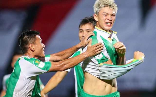 Giải Hạng nhất 2025-2026: Thua CLB TP HCM trên sân nhà, Long An nhận thất bại thứ 4