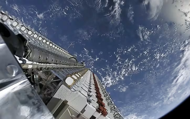 Ô nhiễm từ vệ tinh chết – mối lo mới trên tầng khí quyển cao