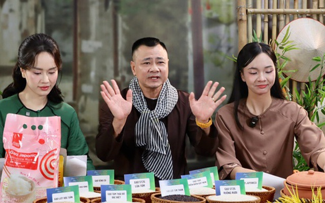 NSND Tự Long bán gần 6 tấn gạo sau 2 tiếng livestream