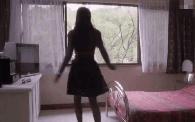 "Mỹ nhân đẹp nhất châu Á" tháo chạy khỏi showbiz trong ê chề