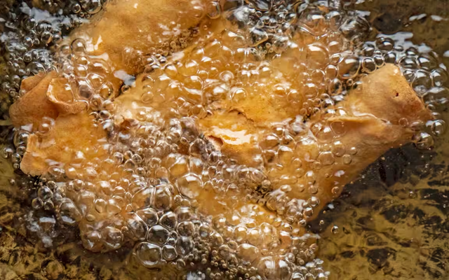 Ngày càng nhiều người bị đột quỵ? Bác sĩ khuyên: Chớ dại đụng nhiều 3 món này