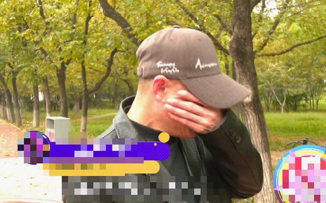 Người đàn ông đi khắp nơi suốt 2 thập kỷ để tìm lại mối tình đầu, vợ ủng hộ hết mình