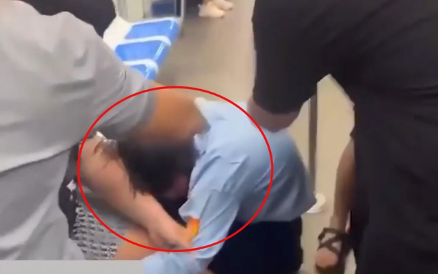 Thông tin bất ngờ về 2 người hành hung bảo vệ trên tàu Metro vì nhắc nhở khách chuyện gác chân lên ghế