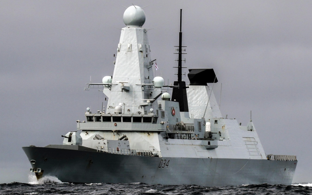 Tàu khu trục của hải quân lẫy lừng thành "thảm họa", 3000 ngày nằm co ro bất lực: Chỉ tại ham đồ rẻ?