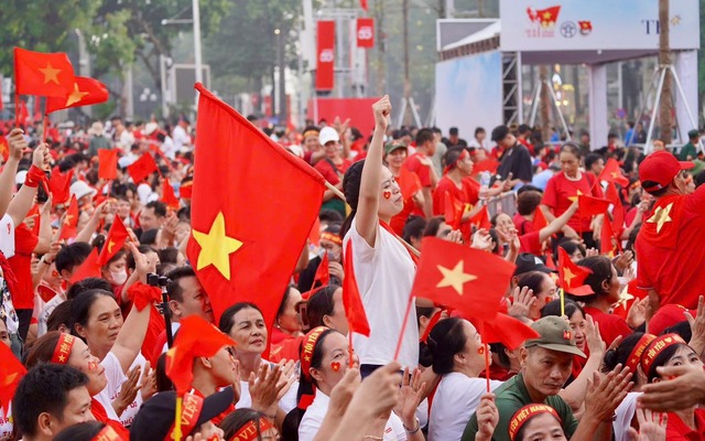 Thế giới gọi tên Hà Nội: "Cơn mưa" lời khen đổ về Việt Nam