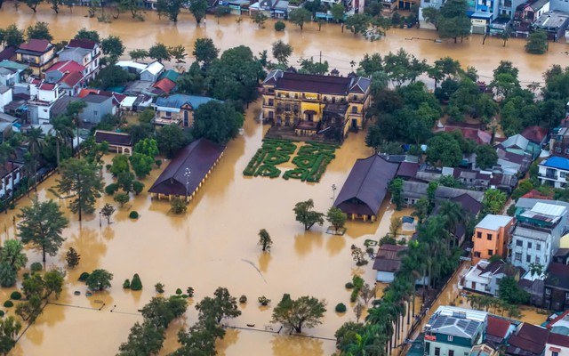 Lũ trên sông tiếp tục lên nhanh, đợt mưa lớn nhất lịch sử bao giờ kết thúc?