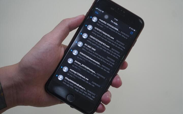 Công an cảnh báo nhận cuộc gọi có dấu hiệu này, hãy tắt máy ngay