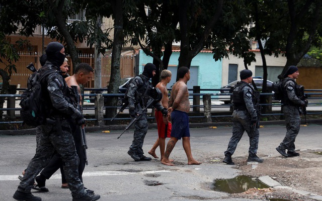 Chiến dịch truy quét tội phạm đẫm máu nhất ở Brazil