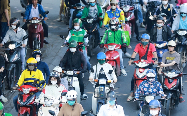 Đô thị ô nhiễm vì chậm chuyển đổi phương tiện sử dụng nhiên liệu hóa thạch